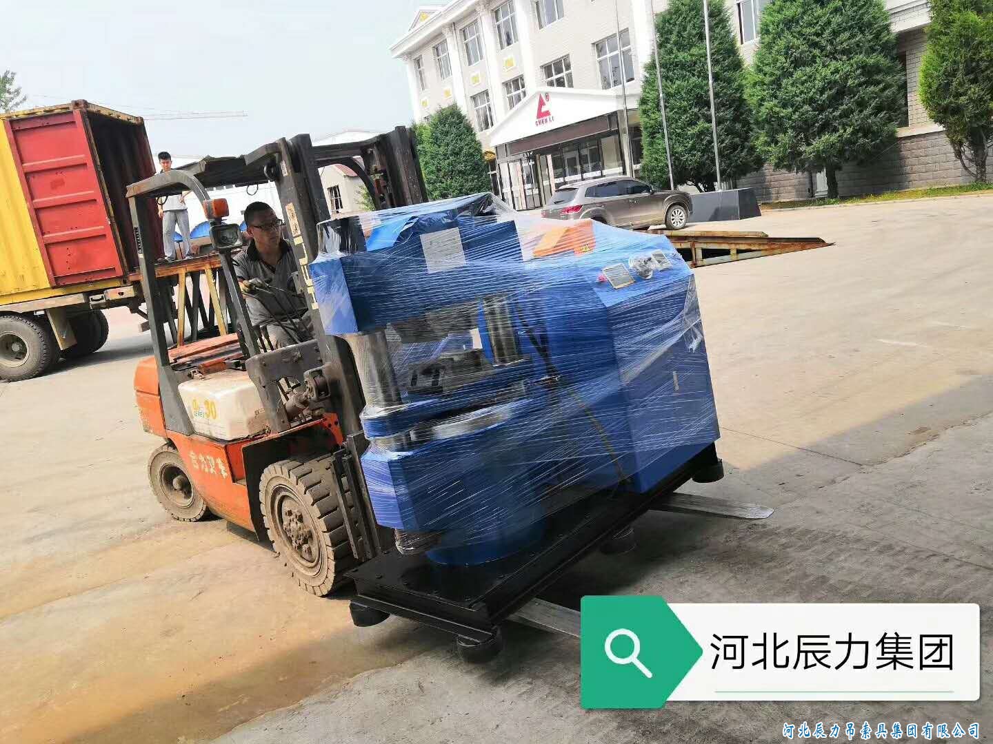 鋼絲繩纏放繩機(jī)器，鋼絲繩索具壓制機(jī)器，集體裝柜發(fā)貨